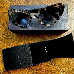 NIB Prada Women’s PR13YS 52mm Sunglasses